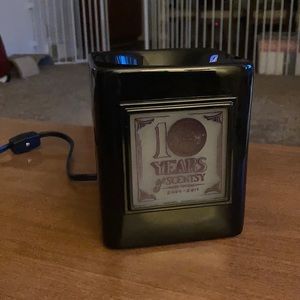 Scentsy Warmer with frames